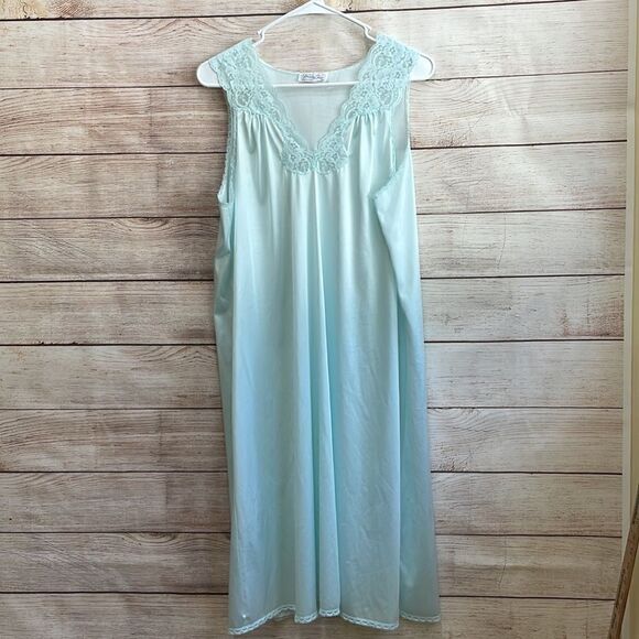VINTAGE VANITY‎ FAIR GOWN AND ROBE SET IN MINT GREEN - Picture 2 of 12